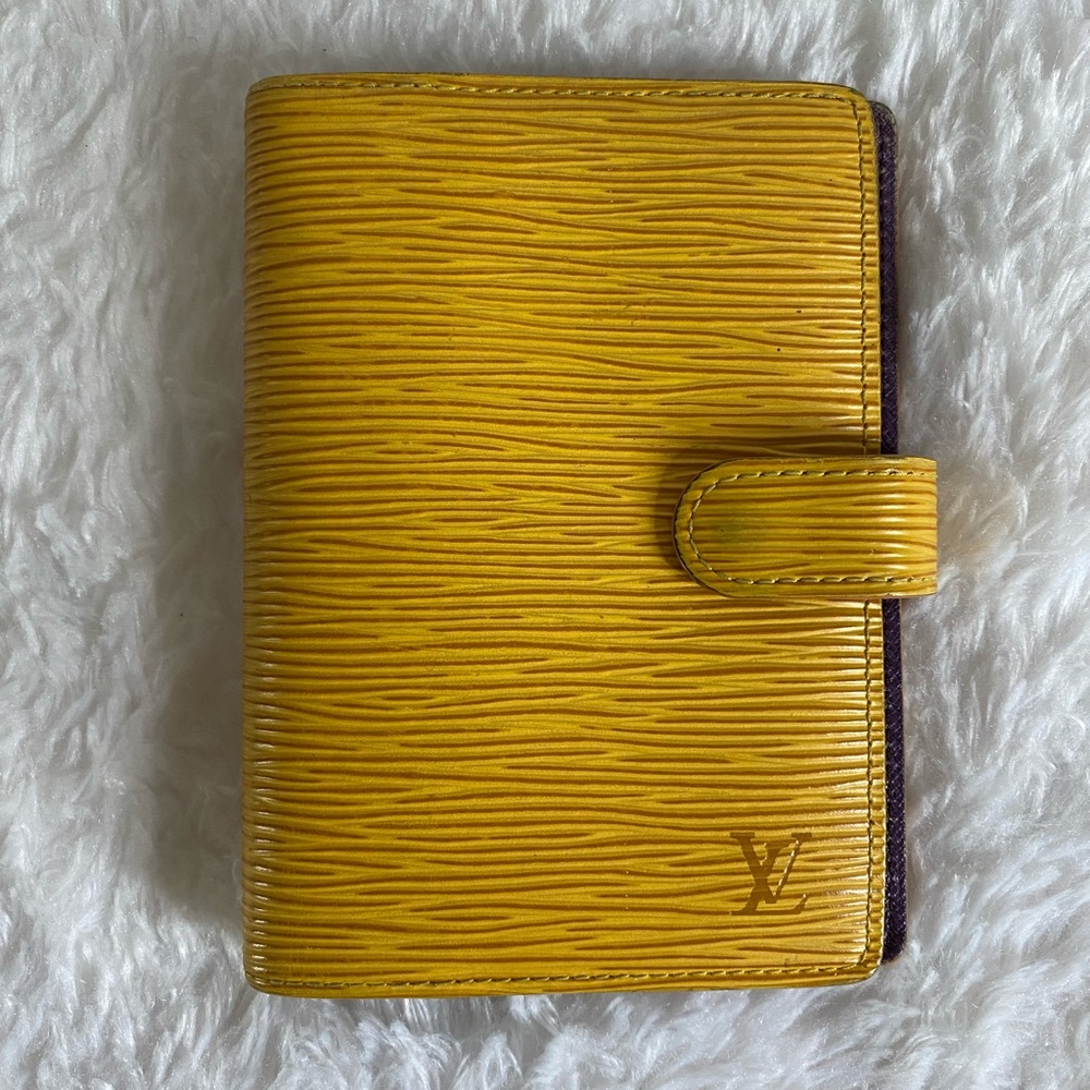 Authentic Louis Vuitton Epi agenda pm